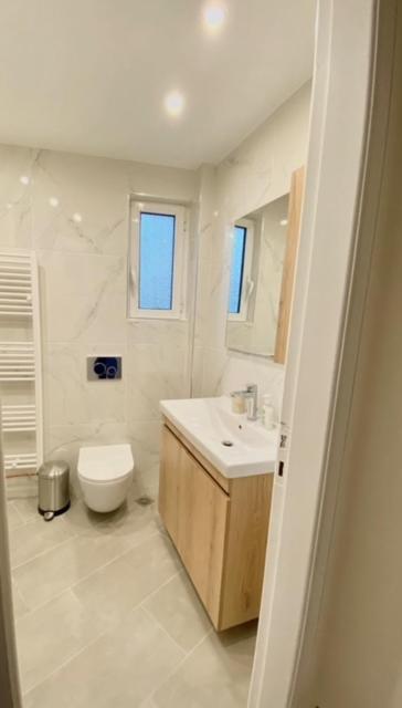 Seaside Comfy Apartment/ Palaio Faliro Athens Ngoại thất bức ảnh